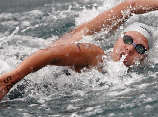 Anna-Uvarova-pockets-57km-Santa-Fe-Rio-Corondo-gold-medal-FINA-Open-Water-Swimming-Grand-Prix-2012-126633